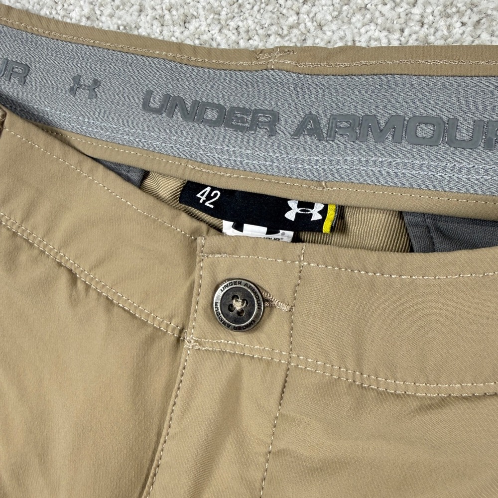 Under Armour Golf Shorts Mens 42 Tan Khaki Performance Flat Front Logo Athletic